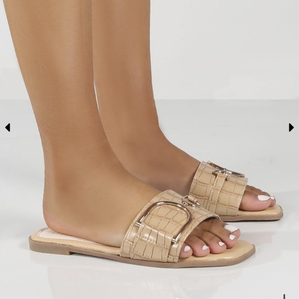 Sandal slides flats